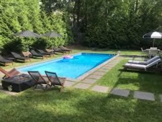 Lot Size: 80 x 100 Land style home in Neponsit