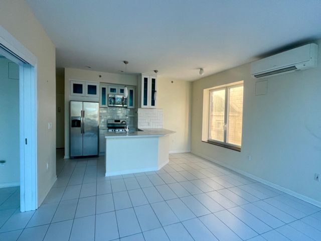  1 BR,  1.00 BTH &nbsp;Apartment style home in Rockaway Beach