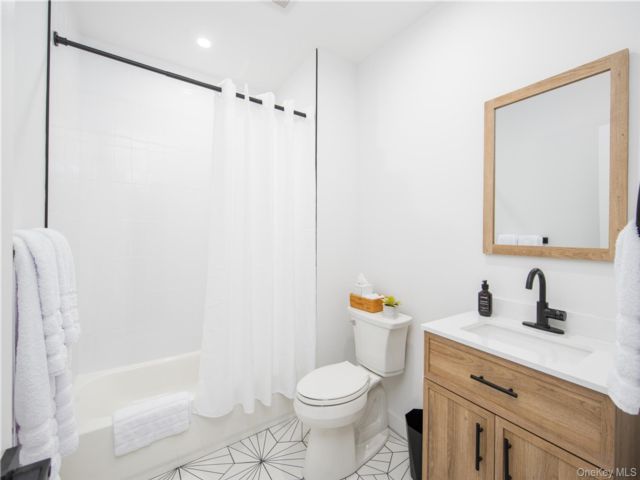  1 BR,  1.00 BTH &nbsp;Other style home in Rockaway Park
