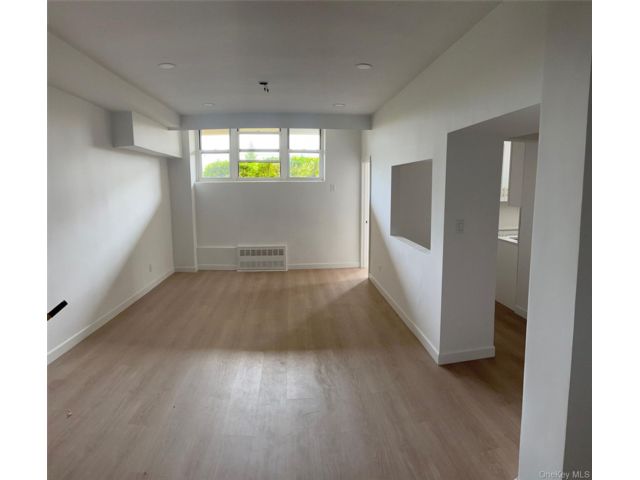  2 BR,  1.00 BTH &nbsp;Other style home in Rockaway Park